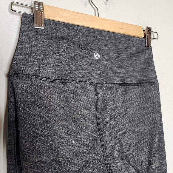 Lululemon Wunder Under high rise crop size 4 Heather black - Picture 7 of 9
